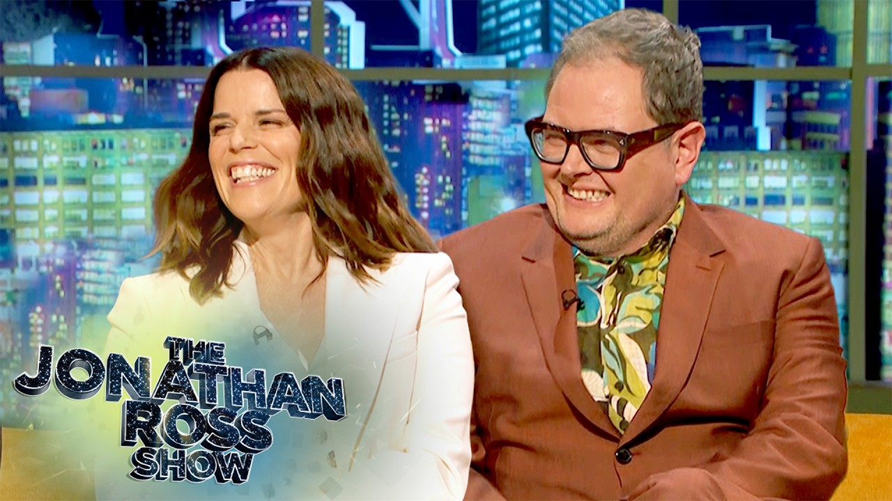 Alan Carr and actress Neve Campbell in a hilarious chat show interview