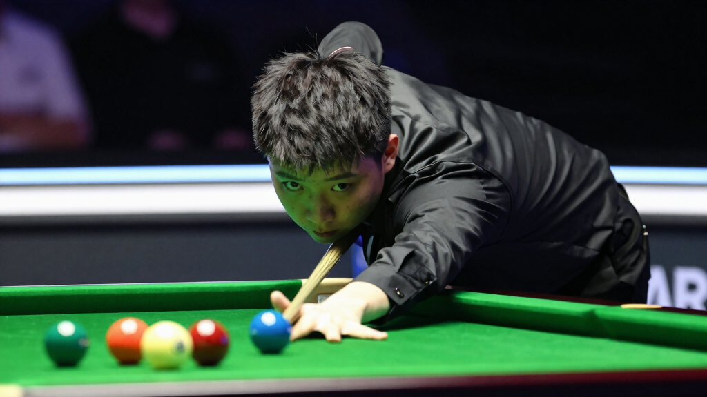 Si Jiahui at the snooker table, focused expression during a professional tournament